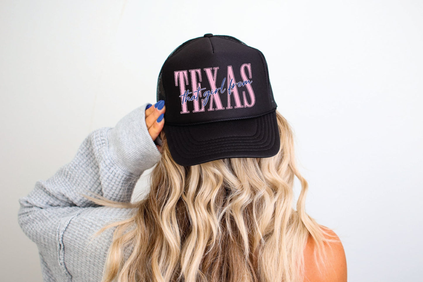 That Girl From Texas - UNISEX BLACK TRUCKER HAT